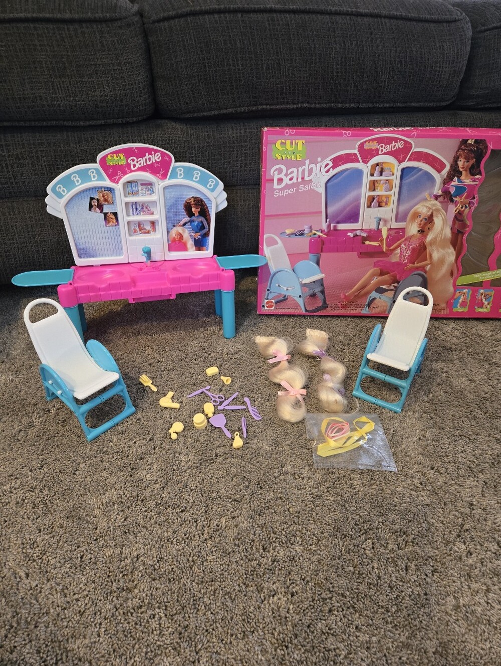 1993 Mattel Cut and Style Barbie Super Salon set - incomplete- original box